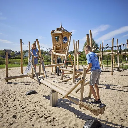 In Limburg With Subtropical Pool Villa